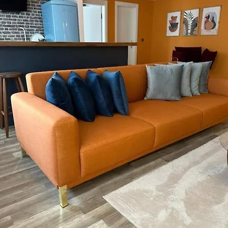 Apartment 105- Comfortable And Stylish *