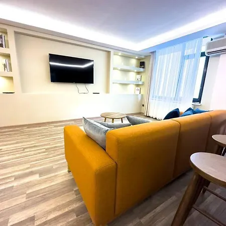 Apartment 105- Comfortable And Stylish *